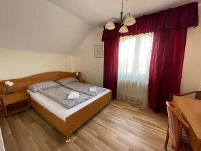 Tölgyfa Panzió - Room