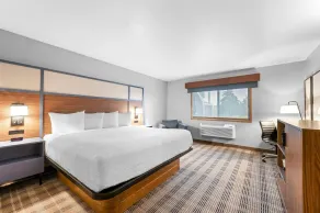 AmericInn by Wyndham Sauk Centre - Room