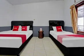 OYO 90405 Penginapan Sasti KuninganNearTaman Cirendang - Room