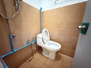 Happyland Guesthouse - Bathroom