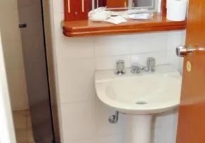 Hotel Marques - Bathroom