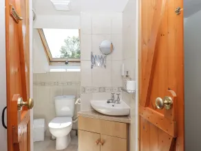 Dove Cottage - Bathroom