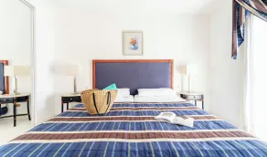 Ona Beverly Hills Heights - Zimmer