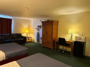 Cassville Four Seasons Inn & Suites - Rum