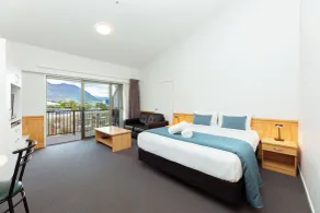 Clearbrook Motel & Serviced Apartments - Room