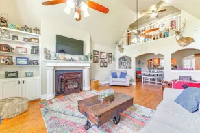 Fire Pit + Sauna: Spacious Lake Texoma Retreat! - Interiör