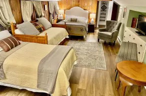 1846 Inn and Tavern - Zimmer