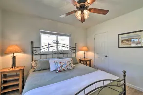 Pet-Friendly Phoenix Home: Breezeway & Fenced Yard - Interior