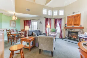 Spacious Condo w/ View < 1 Mi to Mtn Creek Resort! - Intérieur