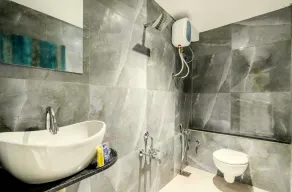 Hotel Pride Villa - Bathroom