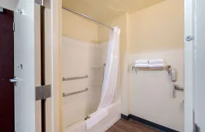 Extended Stay America Select Suites - Orlando - Maitland - 1760 Pembrook Dr - Badeværelse