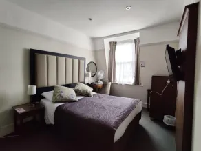 Blue Bells Hotel - Room