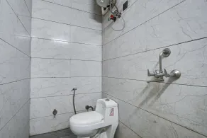 Hotel Twamev Couple Friendly Laxmi Nagar - Casa de banho