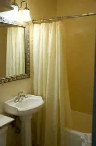 Historic Anchorage Hotel - Bathroom