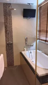 J Residence Thonglor 8 - Bathroom