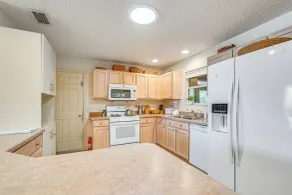 Home in The Villages w/ Lanai & Private Hot Tub! - Innvendig