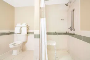Baymont by Wyndham Baxter/Brainerd Area - Salle de bain