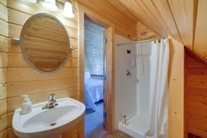 Lakefront Vacation Rental w/ Patio & Grill! - Innvendig