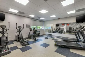 GLō Best Western Savannah-Gateway I-95 - Salle de remise en forme