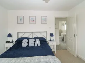 Croyde Pebbles - Room