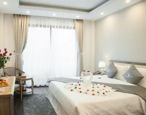 The Pilgrim Hotel - Room