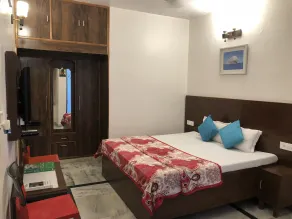 Sailors Home - C6, Vasant Kunj - Room
