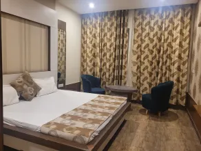 The Aura Grand - Room