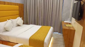 Hotel National - Grant Road - Room