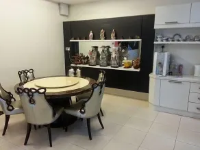 Leissure in - Essbereich im Zimmer