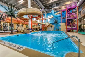 Seven Oaks Hotel Regina, SureStay Collection by Best Western - Piscine