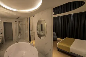 Emotional Grand Motel - Room