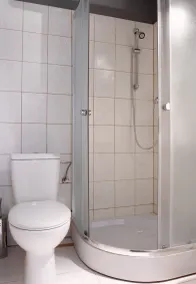 4 Couples Hostel - Bathroom