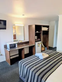 Hampton Villa Motel - Room