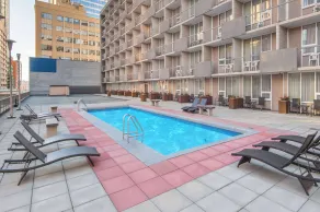 Ramada Plaza by Wyndham Calgary Downtown - Piscine
