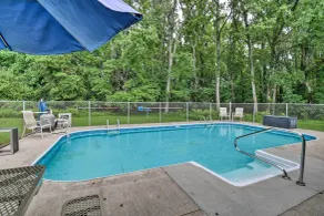 'the Oyster Bed' Retreat w/ Pool & Game Room - Pool