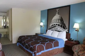 Howard Johnson by Wyndham Vicksburg - Room