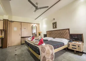 Hotel Aryaas - Chambre