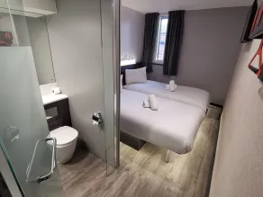 easyHotel Leeds - Room