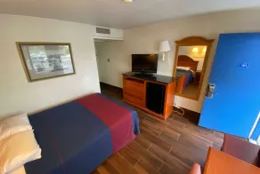 Travelodge by Wyndham Grand Rapids North - Chambre