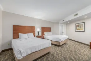 Crossroads Inn & Suites - Værelse