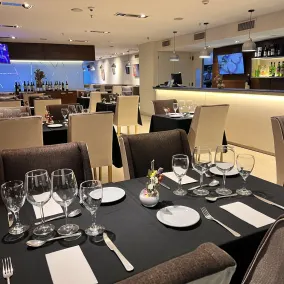 Howard Johnson Hotel & Suites La Cañada Córdoba - Restaurante