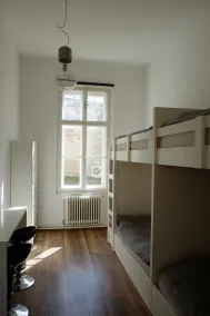 Lovecroatia Zagreb-'Paxnest' HOSTEL, No party! Cozy and quiet! Separated Men and women's Dormitory and Shower room! Indoor shoes provided! Lower beds with curtains for privacy! No 6-10 person rooms! Maximum 4-5 beds per room! Fully prepared bed sheets - Chambre
