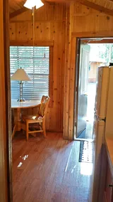 Snowflower Camping Resort Cabin 4 - Chambre