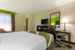 Quality Inn Cleveland North - Chambre