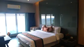Sinclairs Bayview - Room