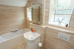 Carlton 2 a large modern Keswick appt with parking - Bagno