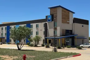 Days Inn & Suites by Wyndham Colorado City/I-20 - Image 1