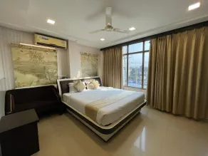 HOTEL RUDRAKSH - Room