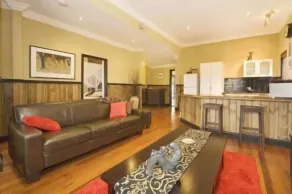 Top of the Range Retreat - Living area
