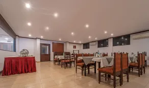 Treebo Central - Restaurant
